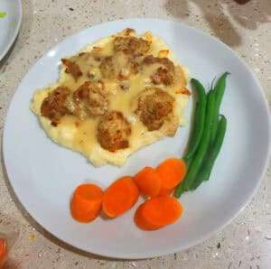 Meatballs on Mash with Gravy